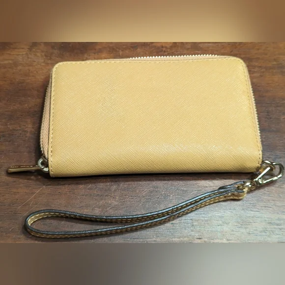 Michael Kors Wallet - Picture 2 of 5
